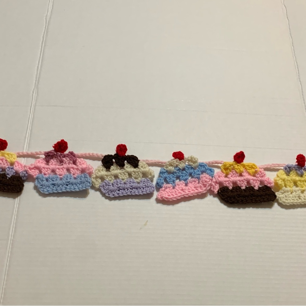 Cupcake Garland New Eight inspired granny square cupcakes handmade crochet